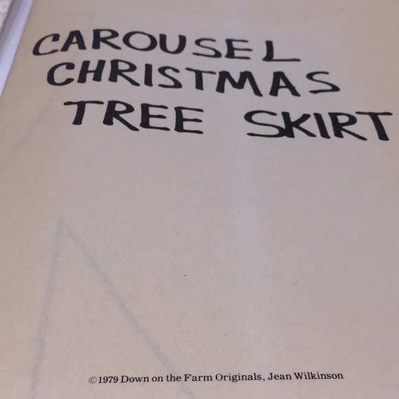 Vintage 1979 Carousel Christmas Tree Skirt Sewing Pattern Uncut Jean Wilkinson - Picture 12 of 13